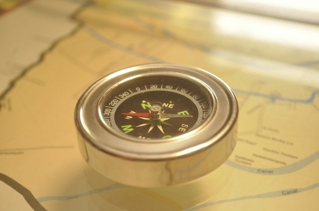 Navigation compass